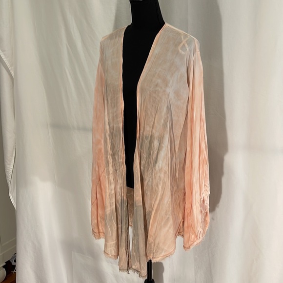 Cover-up - Picture 2 of 8